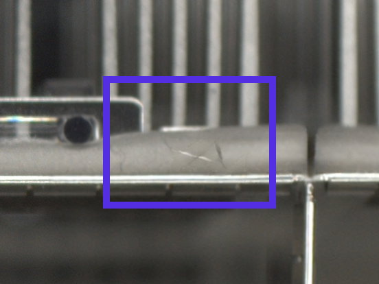 Synthetic scratch on a 4-cavity stacked connector